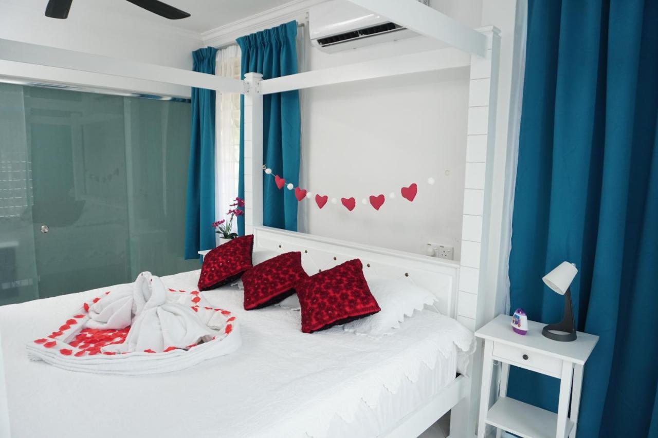 Beit Azzahra Private Pool Villa At Pantai Batu Hitam Kuantan Eksteriør bilde