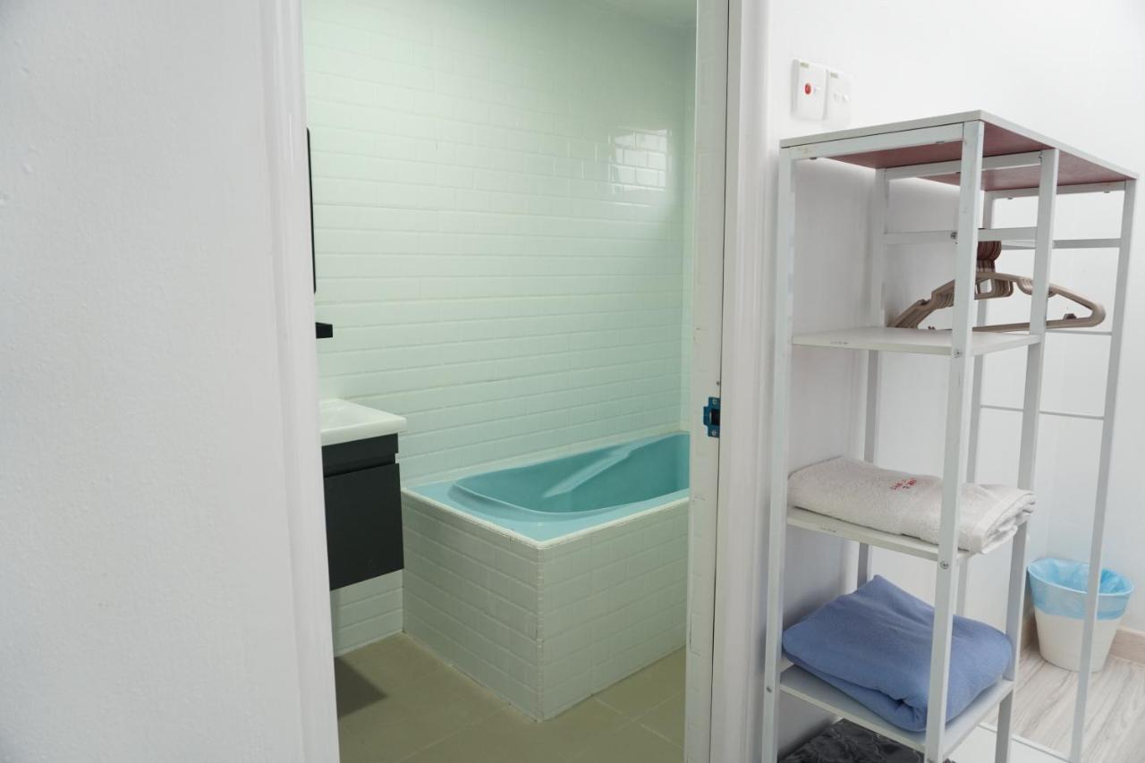 Beit Azzahra Private Pool Villa At Pantai Batu Hitam Kuantan Eksteriør bilde