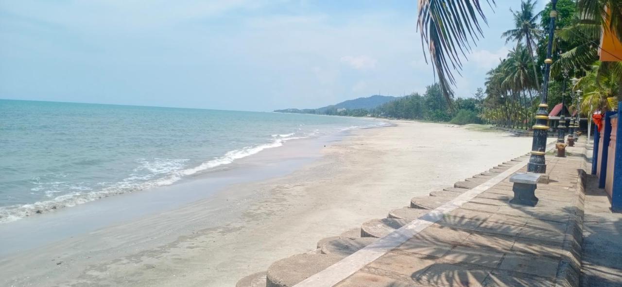 Beit Azzahra Private Pool Villa At Pantai Batu Hitam Kuantan Eksteriør bilde
