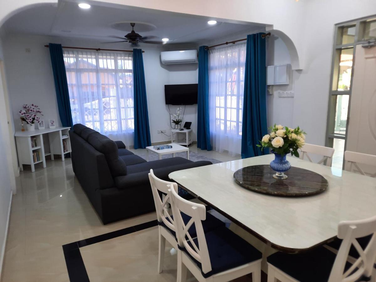 Beit Azzahra Private Pool Villa At Pantai Batu Hitam Kuantan Eksteriør bilde