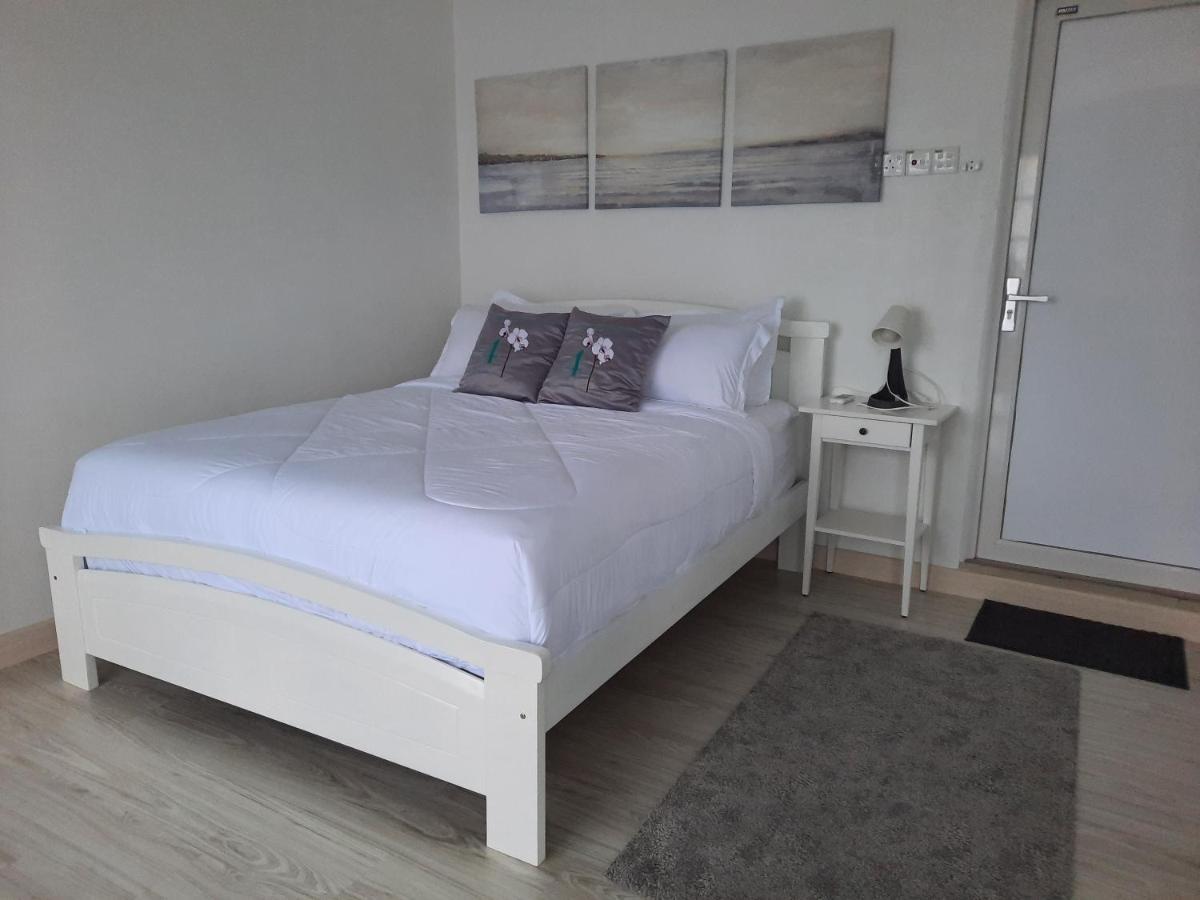 Beit Azzahra Private Pool Villa At Pantai Batu Hitam Kuantan Eksteriør bilde
