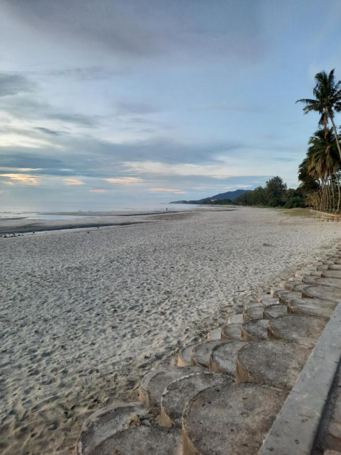 Beit Azzahra Private Pool Villa At Pantai Batu Hitam Kuantan Eksteriør bilde